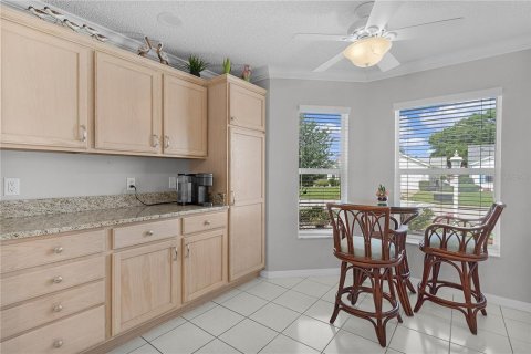 House in The Villages, Florida 3 bedrooms, 137.31 sq.m. № 2200369 - photo 15