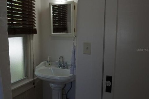 House in Saint Petersburg, Florida 3 bedrooms, 124.77 sq.m. № 1911991 - photo 29
