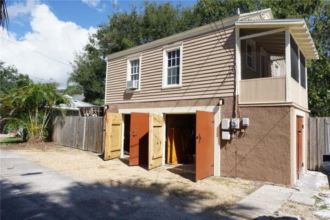 House in Saint Petersburg, Florida 3 bedrooms, 124.77 sq.m. № 1911991 - photo 20
