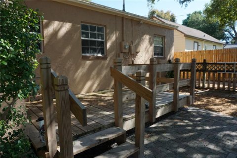 House in Saint Petersburg, Florida 3 bedrooms, 124.77 sq.m. № 1911991 - photo 7