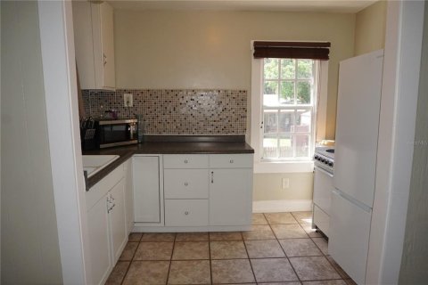 House in Saint Petersburg, Florida 3 bedrooms, 124.77 sq.m. № 1911991 - photo 24