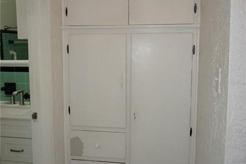 House in Saint Petersburg, Florida 3 bedrooms, 124.77 sq.m. № 1911991 - photo 19