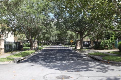 Condo in Orlando, Florida, 3 bedrooms  № 2148524 - photo 22