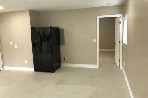Villa ou maison à louer à Loxahatchee Groves, Floride: 1 chambre, 55.74 m2 № 2390160 - photo 3