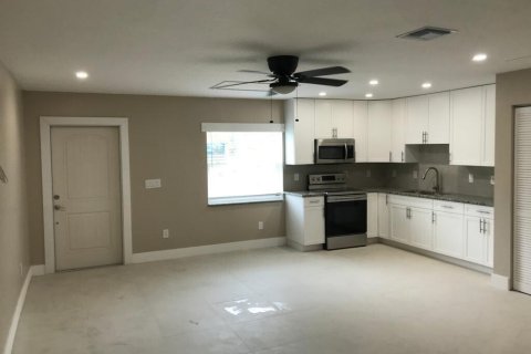 Villa ou maison à louer à Loxahatchee Groves, Floride: 1 chambre, 55.74 m2 № 2390160 - photo 4