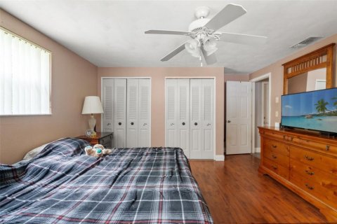 House in New Port Richey, Florida 2 bedrooms, 131.74 sq.m. № 1771511 - photo 5