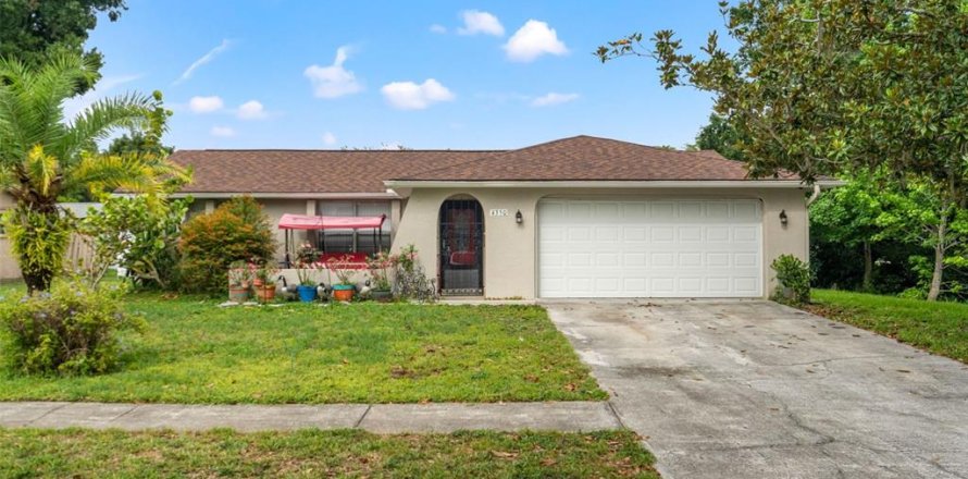 House in New Port Richey, Florida 2 bedrooms, 131.74 sq.m. № 1771511