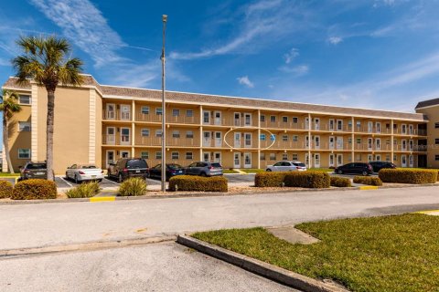 Condo à Saint Petersburg, Floride, 2 chambres № 2234421