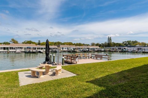 Copropriété à vendre à Saint Petersburg, Floride: 2 chambres, 85.47 m2 № 2234421 - photo 6