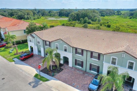 Adosado en alquiler en Davenport, Florida, 5 dormitorios, 210.42 m2 № 1841901 - foto 1