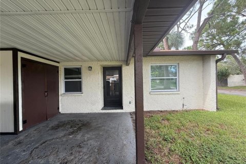 Adosado en alquiler en Clearwater, Florida, 2 dormitorios, 86.86 m2 № 1903274 - foto 1