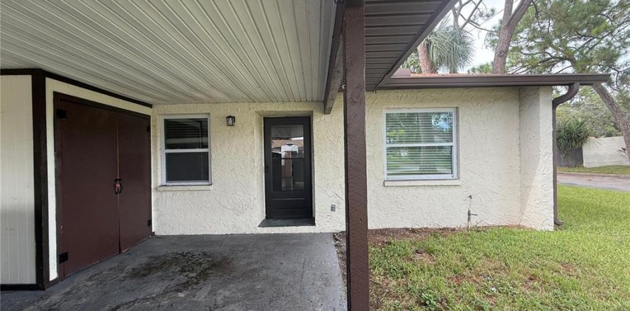 Adosado en Clearwater, Florida 2 dormitorios, 86.86 m2 № 1903274