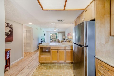 Condo in Largo, Florida, 2 bedrooms  № 1879372 - photo 9