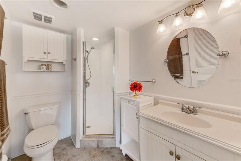 Condo in Largo, Florida, 2 bedrooms  № 1879372 - photo 16