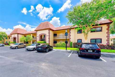 Condo in Largo, Florida, 2 bedrooms  № 1879372 - photo 26