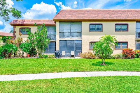 Condo in Largo, Florida, 2 bedrooms  № 1879372 - photo 28