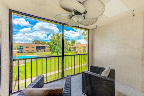 Condo in Largo, Florida, 2 bedrooms  № 1879372 - photo 22
