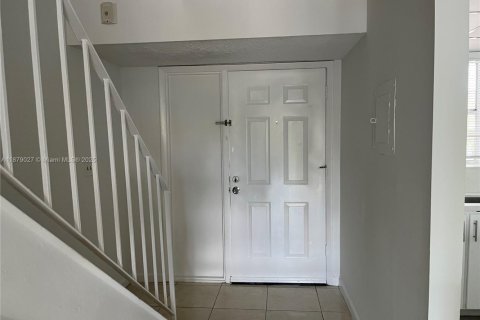 Condominio en alquiler en Miami, Florida, 1 dormitorio, 104.52 m2 № 1933577 - foto 7