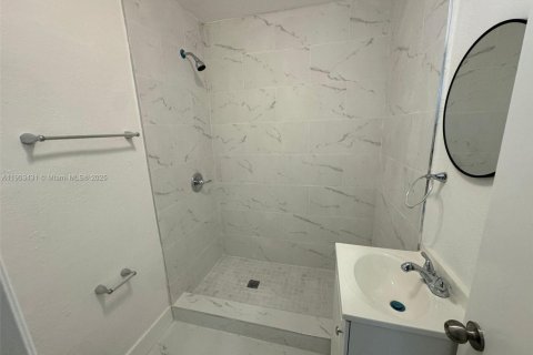 Casa en alquiler en Miami, Florida, 3 dormitorios, 71.81 m2 № 1954403 - foto 7