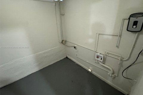 Casa en alquiler en Miami, Florida, 3 dormitorios, 71.81 m2 № 1954403 - foto 11