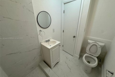 Casa en alquiler en Miami, Florida, 3 dormitorios, 71.81 m2 № 1954403 - foto 8