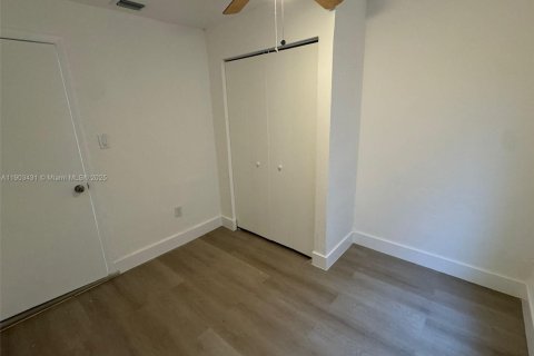 Casa en alquiler en Miami, Florida, 3 dormitorios, 71.81 m2 № 1954403 - foto 9