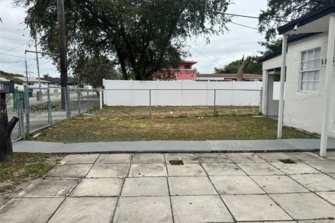 Casa en alquiler en Miami, Florida, 3 dormitorios, 71.81 m2 № 1954403 - foto 20