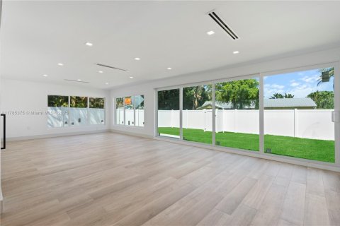 House in Delray Beach, Florida 3 bedrooms, 182.83 sq.m. № 1695623 - photo 7