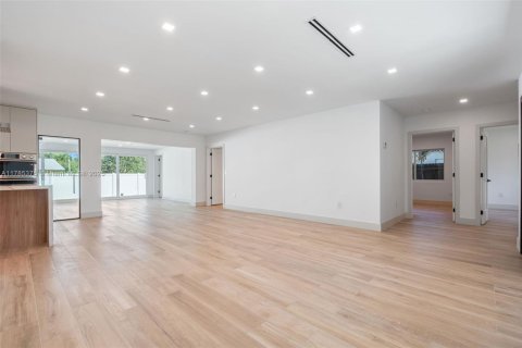 House in Delray Beach, Florida 3 bedrooms, 182.83 sq.m. № 1695623 - photo 5