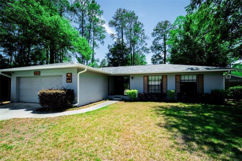House in Gainesville, Florida 3 bedrooms, 146.79 sq.m. № 2119073