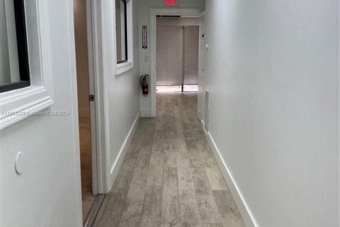 Oficina en alquiler en Deerfield Beach, Florida № 1075962 - foto 1