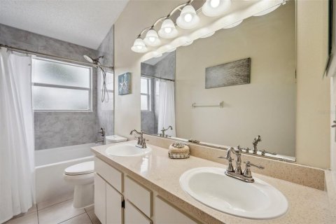 Casa en venta en Wesley Chapel, Florida, 5 dormitorios, 301.28 m2 № 1831733 - foto 24