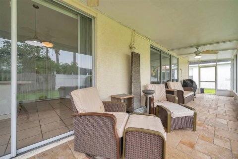 Casa en venta en Wesley Chapel, Florida, 5 dormitorios, 301.28 m2 № 1831733 - foto 8