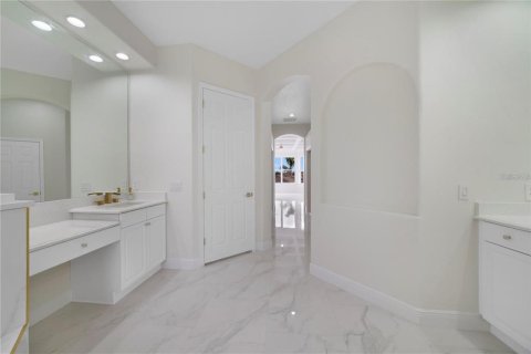 Casa en venta en Davenport, Florida, 5 dormitorios, 384.24 m2 № 1717044 - foto 17