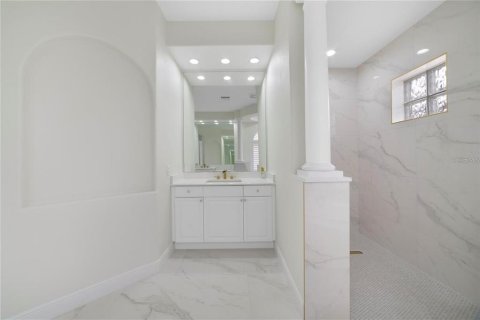 Casa en venta en Davenport, Florida, 5 dormitorios, 384.24 m2 № 1717044 - foto 16