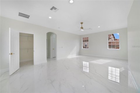 Casa en venta en Davenport, Florida, 5 dormitorios, 384.24 m2 № 1717044 - foto 28