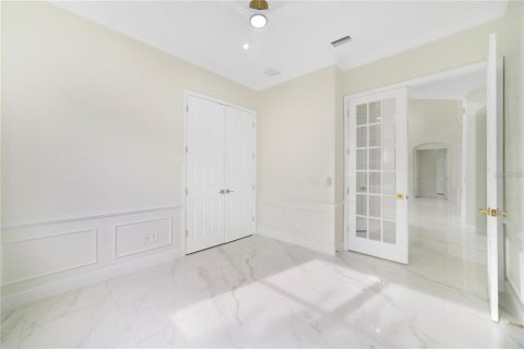 Casa en venta en Davenport, Florida, 5 dormitorios, 384.24 m2 № 1717044 - foto 18