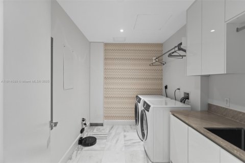 Condo in Miami, Florida, 2 bedrooms  № 1763198 - photo 22