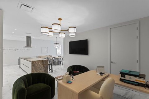 Condo in Miami, Florida, 2 bedrooms  № 1763198 - photo 28
