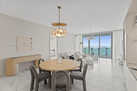 Condo in Miami, Florida, 2 bedrooms  № 1763198 - photo 12
