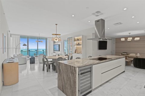 Condo in Miami, Florida, 2 bedrooms  № 1763198 - photo 16