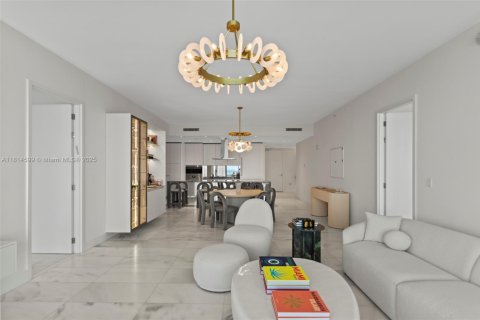 Condo in Miami, Florida, 2 bedrooms  № 1763198 - photo 10