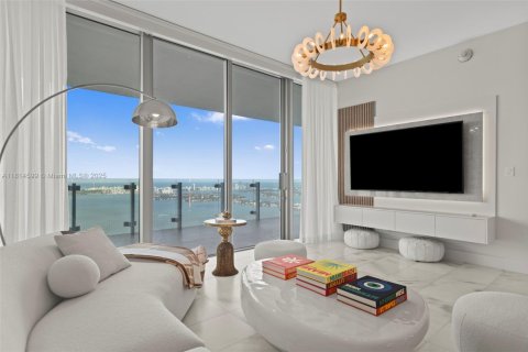 Condo in Miami, Florida, 2 bedrooms  № 1763198 - photo 3