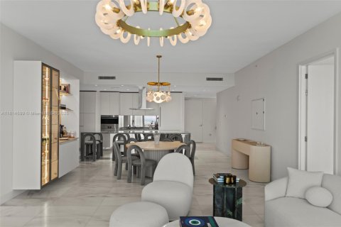 Condo in Miami, Florida, 2 bedrooms  № 1763198 - photo 11