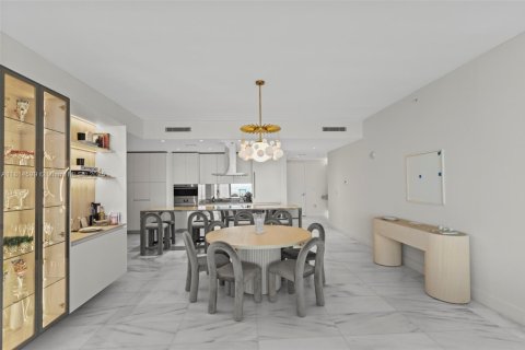 Condo in Miami, Florida, 2 bedrooms  № 1763198 - photo 13