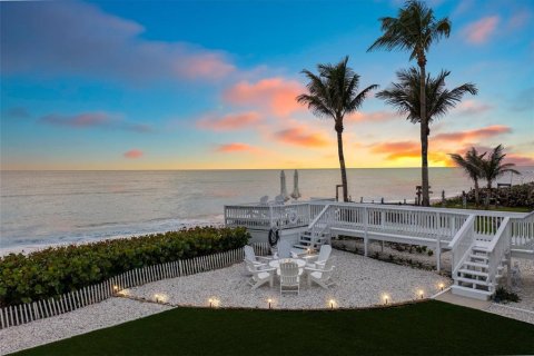 House in Melbourne Beach, Florida 5 bedrooms, 358.88 sq.m. № 1591025 - photo 6