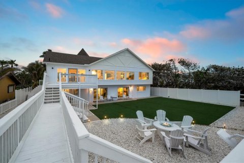 House in Melbourne Beach, Florida 5 bedrooms, 358.88 sq.m. № 1591025 - photo 5