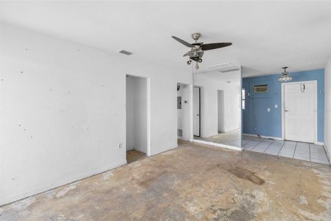 Dúplex en venta en Saint Pete Beach, Florida, 4 dormitorios, 130.06 m2 № 1721247 - foto 6