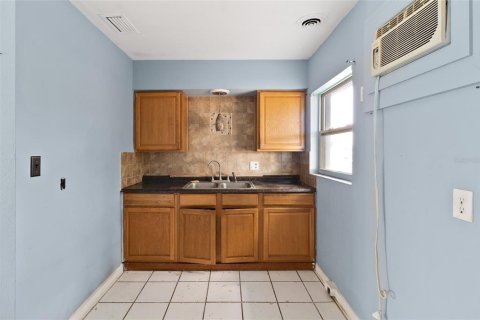 Dúplex en venta en Saint Pete Beach, Florida, 4 dormitorios, 130.06 m2 № 1721247 - foto 9