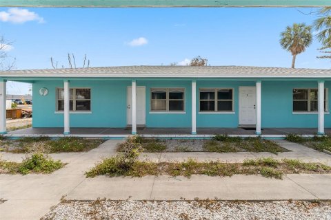 Dúplex en venta en Saint Pete Beach, Florida, 4 dormitorios, 130.06 m2 № 1721247 - foto 1